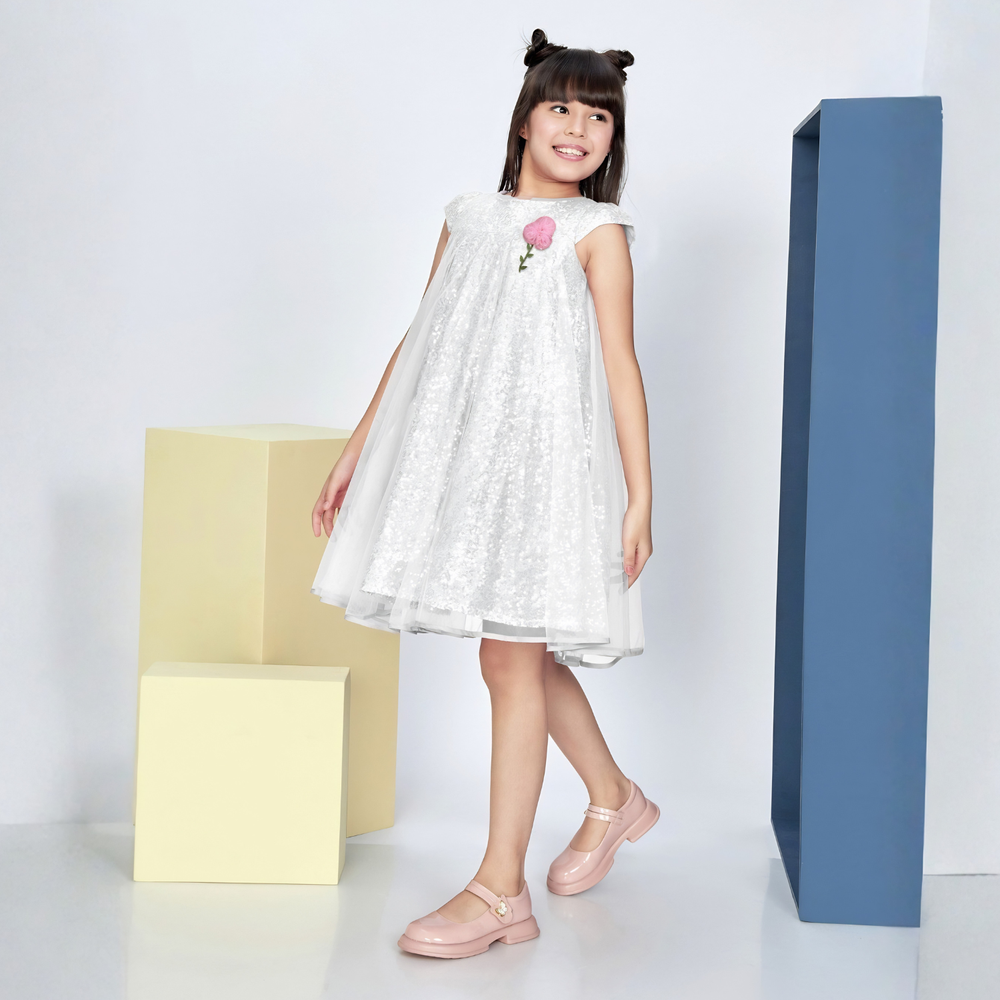 Girls Sleeveless Shimmer Frock For Special Occasions
