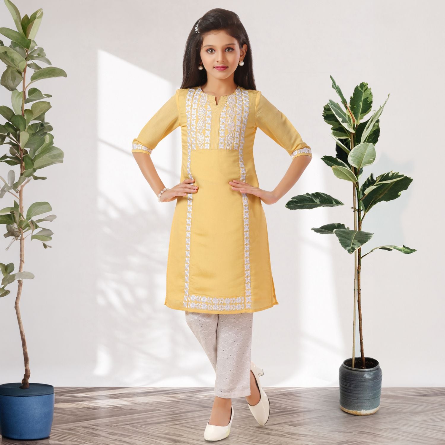 Girls  Kurti Legging  SET .