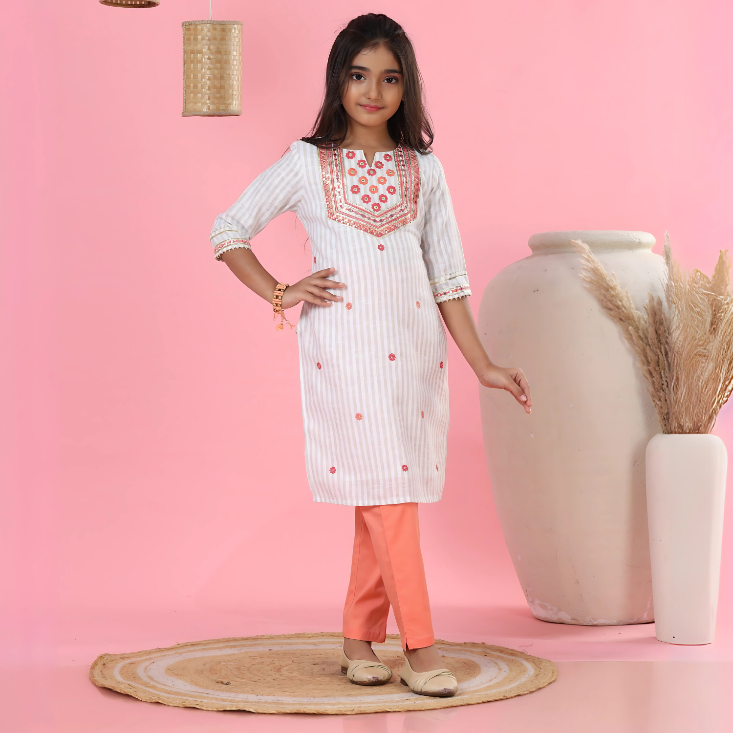New Stylish Girls Embroidered Kurti Set