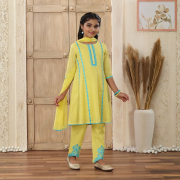 Girls Yellow Floral Printed Pure Cotton Kurti Set