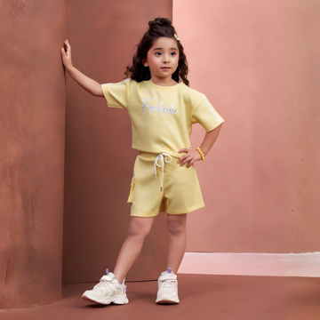 Girls Fashionable T-Shirt & Shorts Set