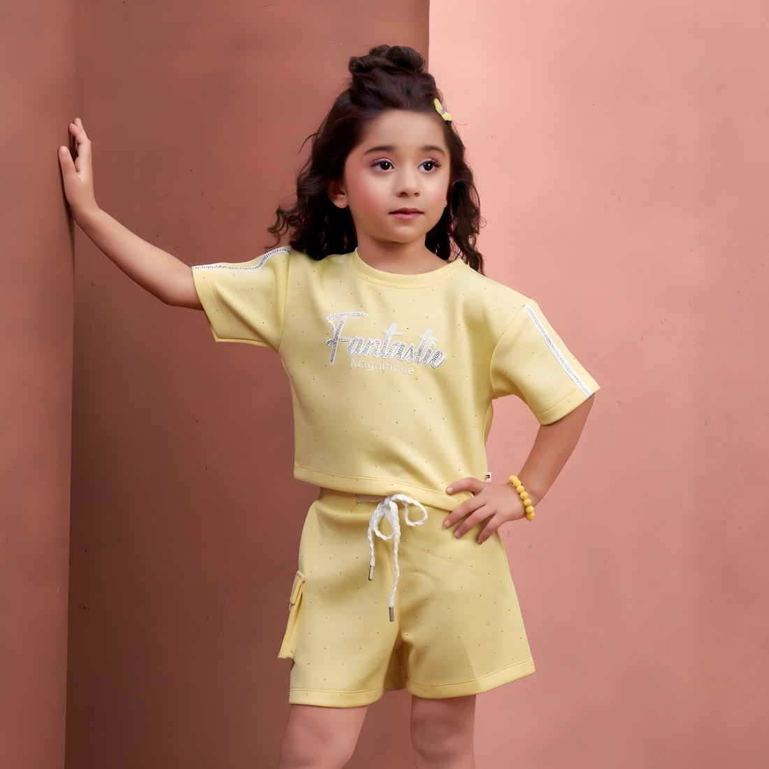 Girls Fashionable T-Shirt & Shorts Set