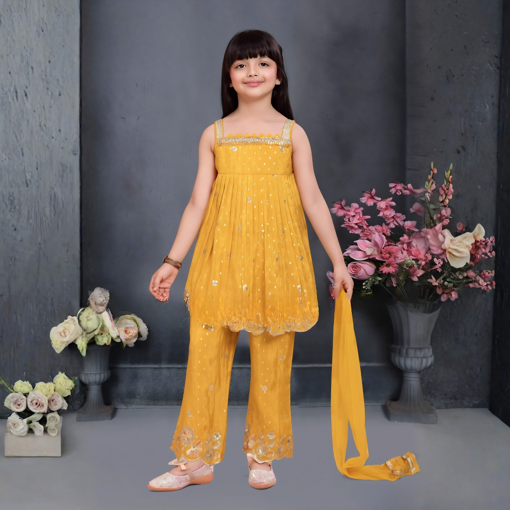 Girls New Design Latest Kurti Plazzo Pant With Dupatta Set