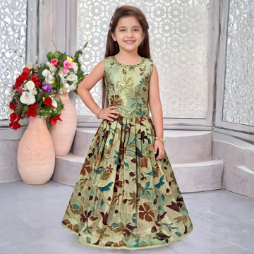 Stylish Sleeveless Green Lehenga Set For Girls